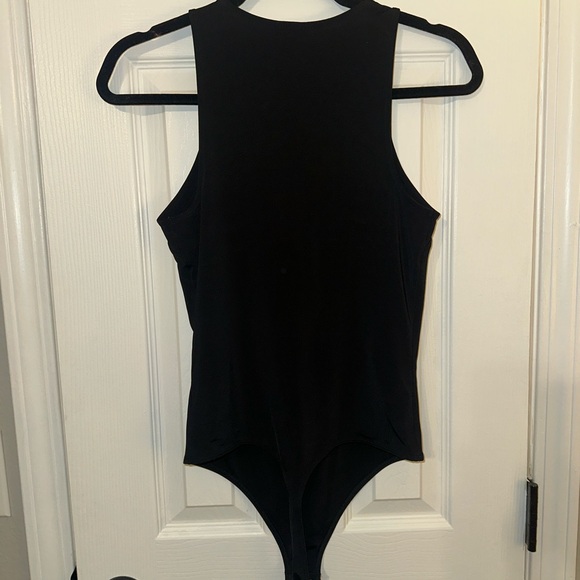 Body Contour Sleeveless High Neck Front Cutout Thong Bodysuit - Picture 8 of 12